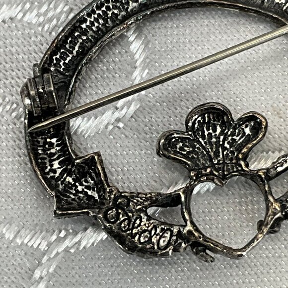 Celtic Claddagh Pin Brooch Vintage Style Silver Tone Heart & Crown Desi - Picture 3 of 5